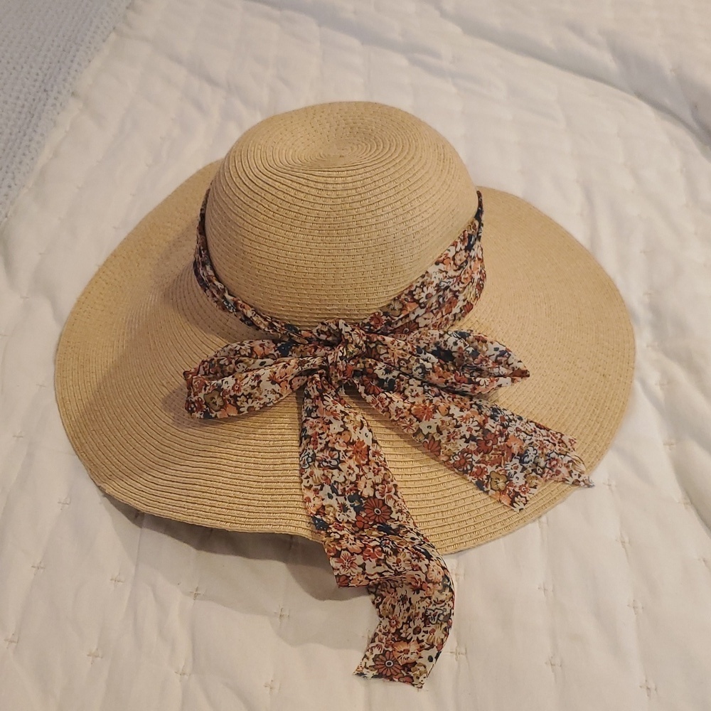 D&Y Tan 100% Paper Floppy Sun Hat